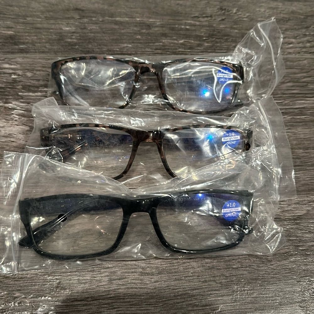 3 pairs unworn readers +1.0